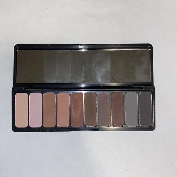 Elf eyeshadow palette - mad for matte - Picture 3 of 3